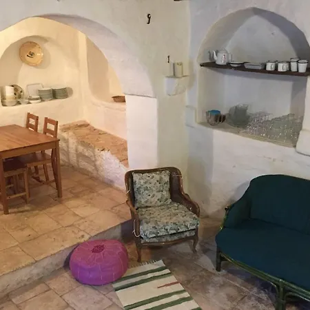 בית כפרי Trulli E Masseria Ianella *