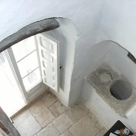 בית כפרי Trulli E Masseria Ianella לוקורוטונדו