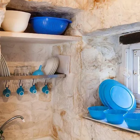 בית כפרי Trulli E Masseria Ianella לוקורוטונדו