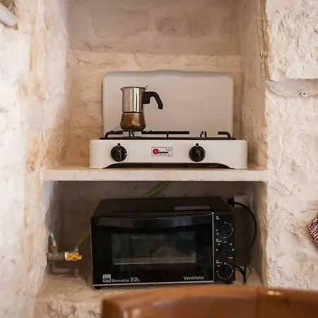Trulli E Masseria Ianella Country house *