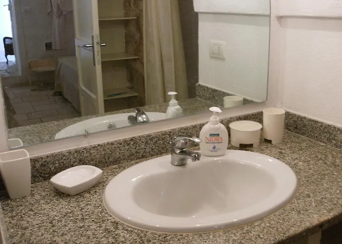 منزل ريفي Trulli E Masseria Ianella